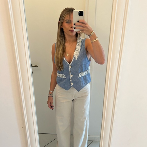 Meet your Posher, Claire - Picture 1 of 1